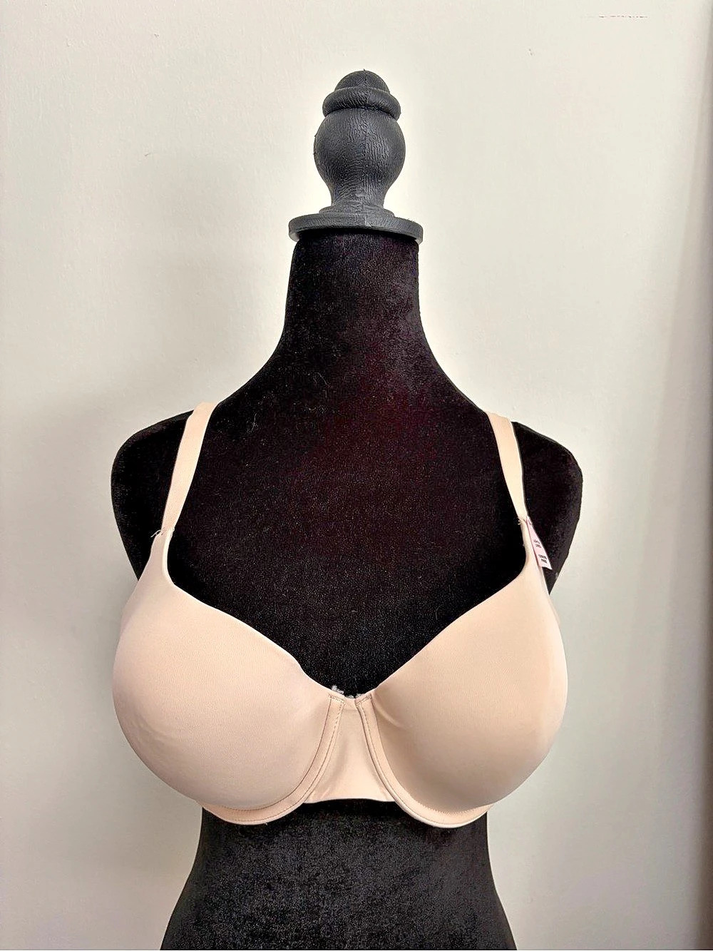 Etam Lightly Lined Bra Set in Beige & navy Like New
